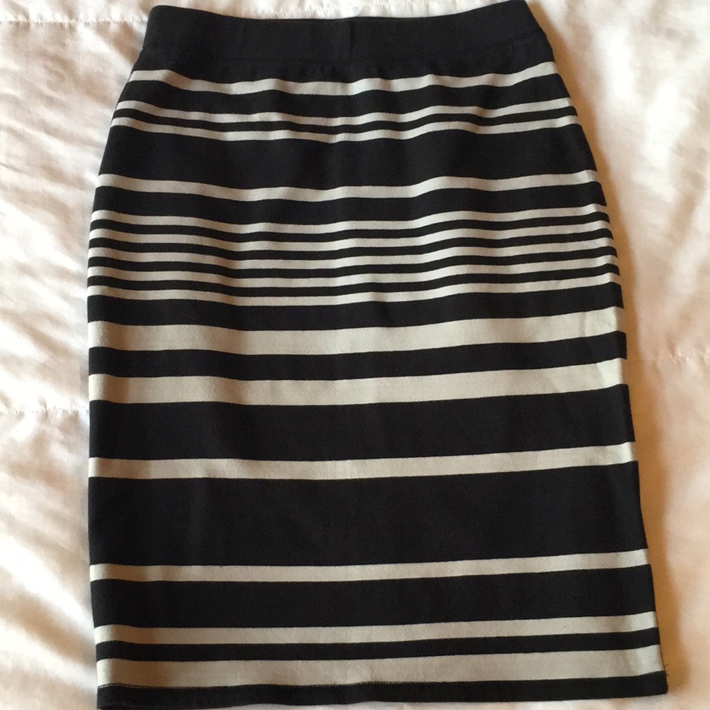 Grey black stripe tulip pencil skirt
